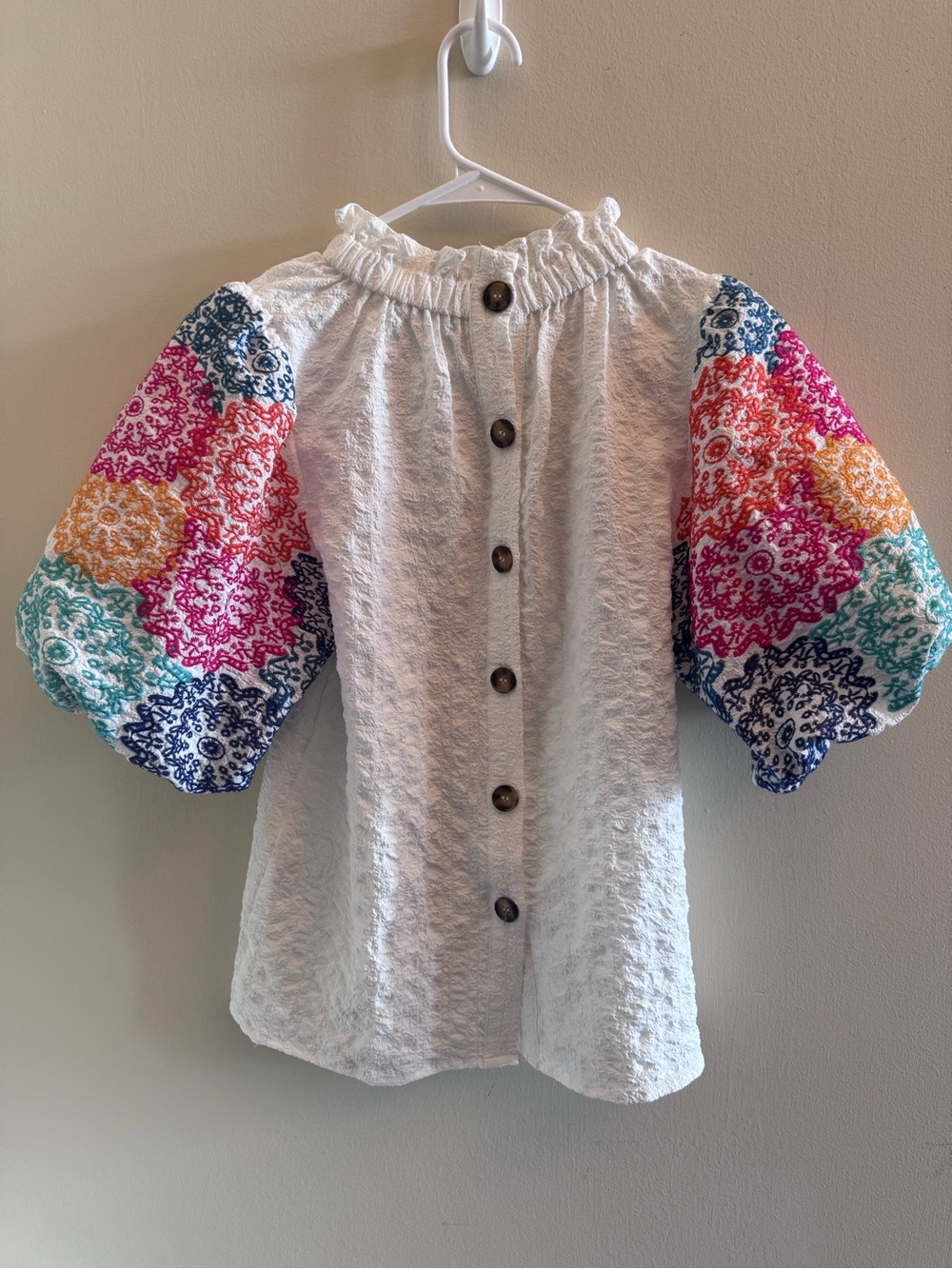 THML XS White Textured Embroidered Puff Sleeve Ruffle Neck Blouse - Picture 6 of 9